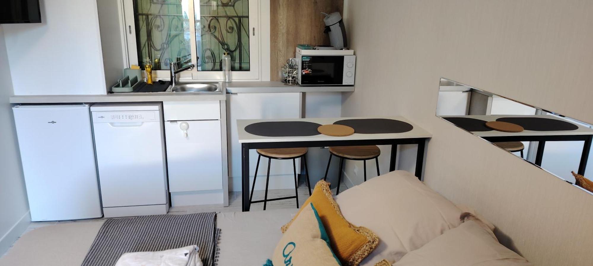 Studio Cosy Balneo Avec Jardin เลอบาร์กาแรส ภายนอก รูปภาพ